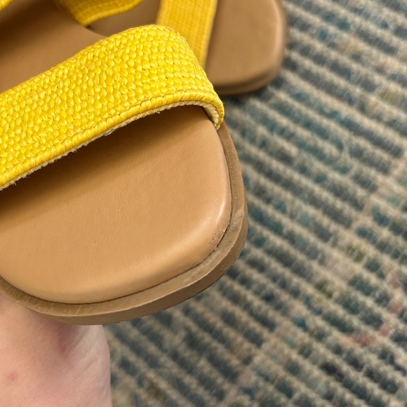 Kelly & Katie Yellow Sandals - Picture 4 of 5
